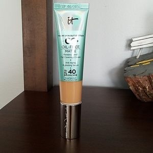 It Cosmetics cc+ Cream - Neutral Tan shade.